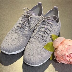 Like New Cole Haan ZEROGRAND Oxfords, size 11B, Dapple Gray-Silver Metallic